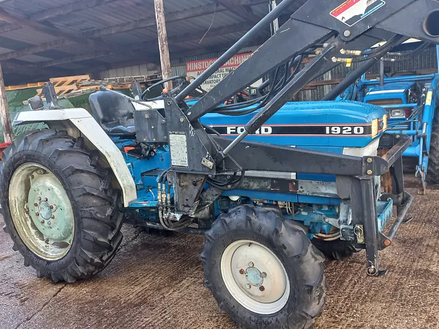 FORD 1920 COMPACT TRACTOR