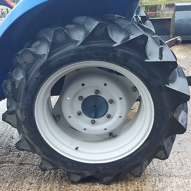ISEKI AT25 COMPACT TRACTOR WHEEL