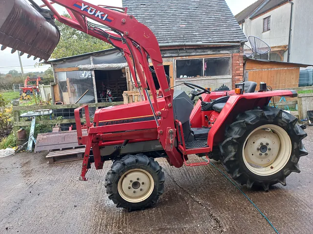 YANMAR F215D COMPACT TRACTOR 