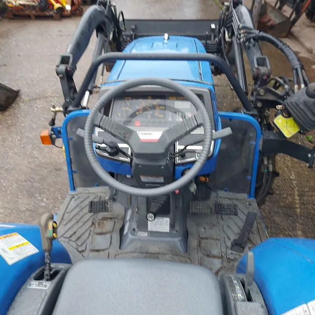 ISEKI TG33F COMPACT TRACTOR