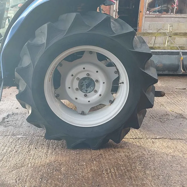 ISEKI AT46 COMPACT TRACTOR BACK WHEEL