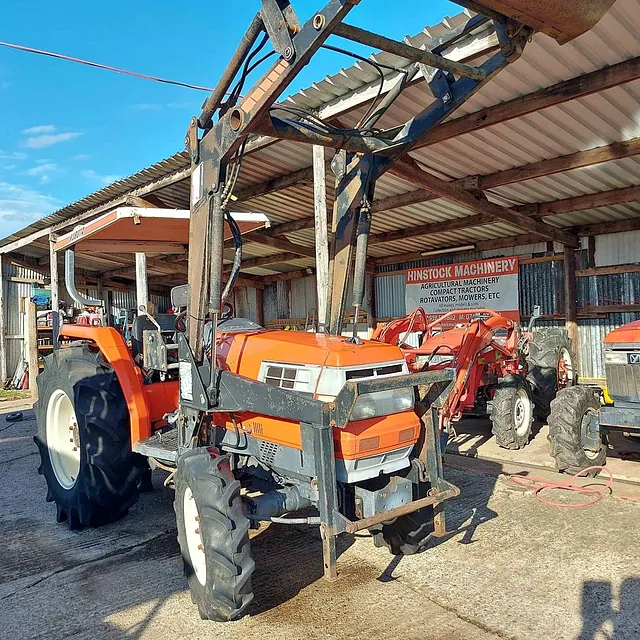 KUBOTA GL32 COMPACT TRACTOR
