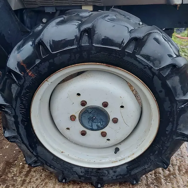 ISEKI AT25 COMPACT TRACTOR WHEEL