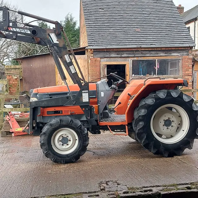 KUBOTA GL337 COMPACT TRACTOR