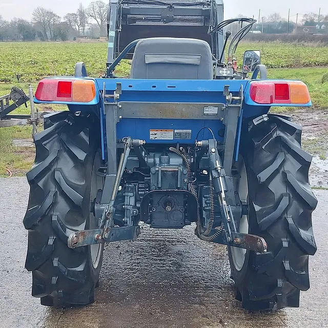 ISEKI AT25 COMPACT TRACTOR BACK