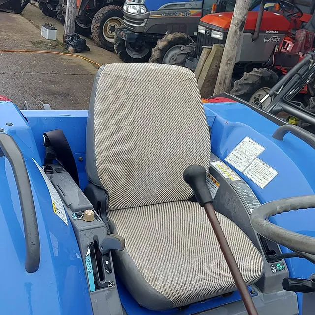 ISEKI AT25 COMPACT TRACTOR SEAT
