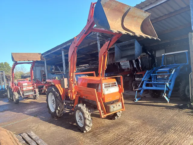 KUBOTA GL21 COMPACT TRACTOR 