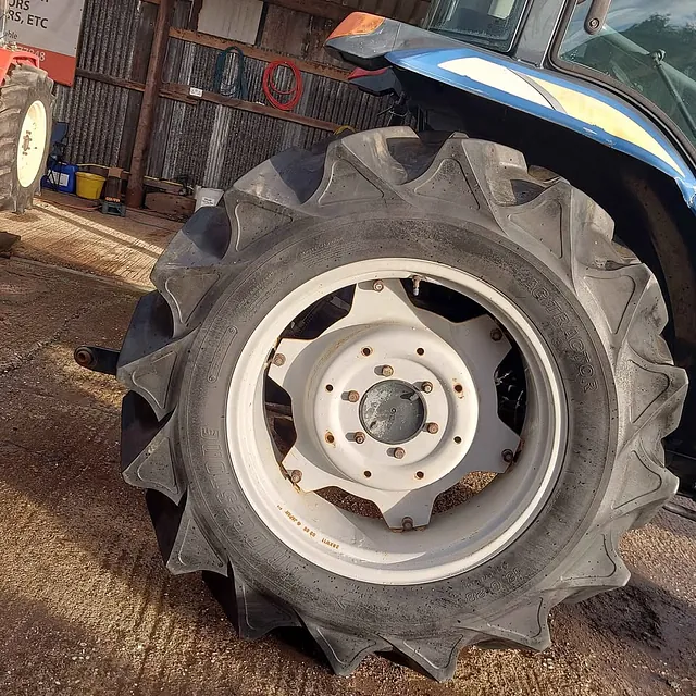 ISEKI AT46 COMPACT TRACTOR BACK WHEEL
