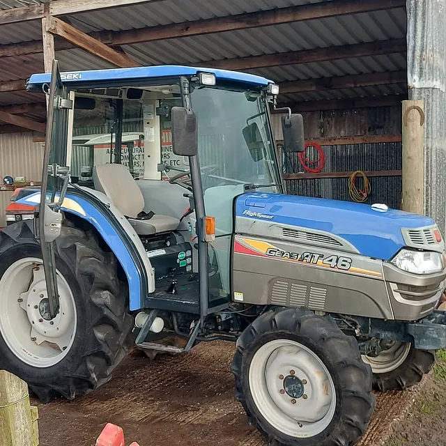 ISEKI AT46 COMPACT TRACTOR SIDEWAYS
