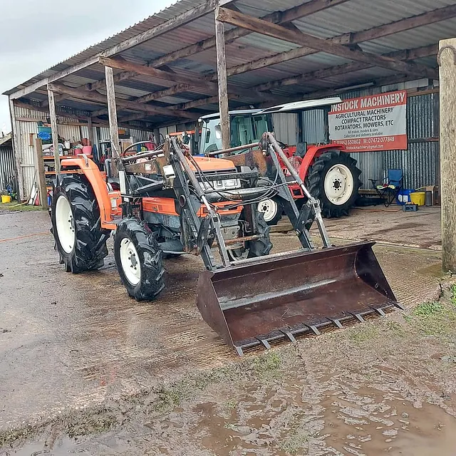 KUBOTA GL337 COMPACT TRACTOR