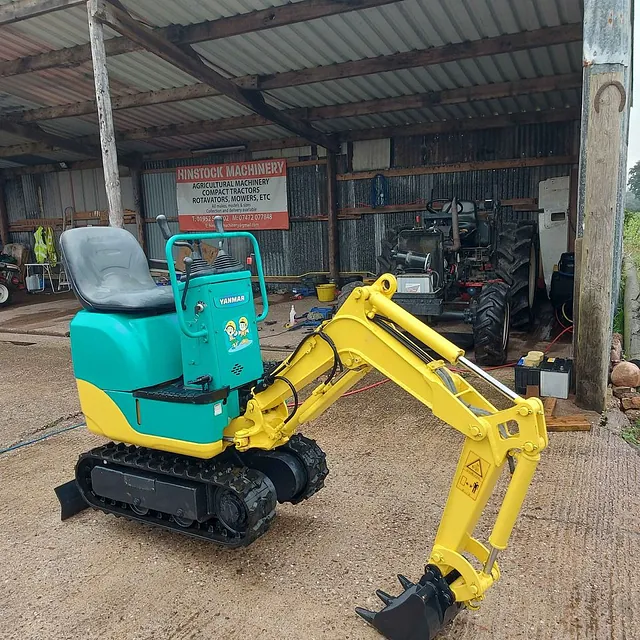 YANMAR SV05-B MINI EXCAVATOR