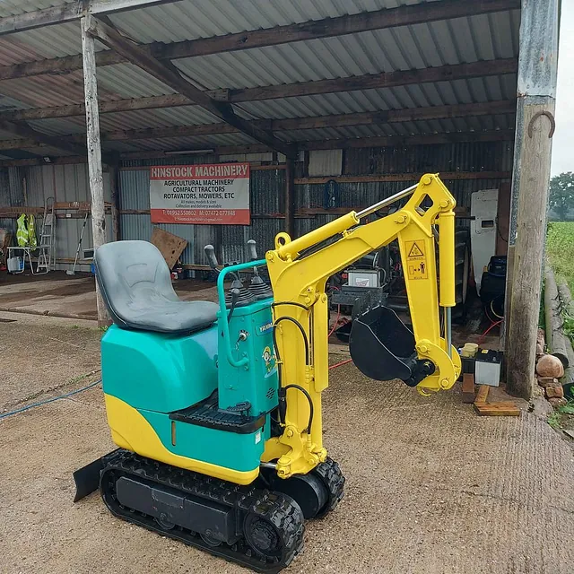 YANMAR SV05-B MINI EXCAVATOR