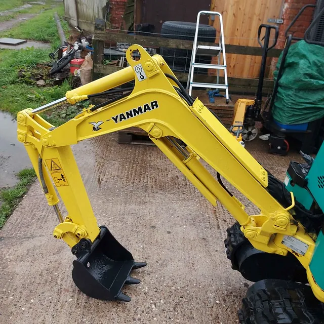 YANMAR SV05-B MINI EXCAVATOR