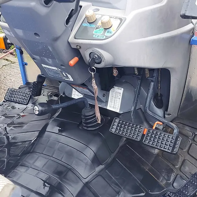 ISEKI AT25 COMPACT TRACTOR PEDALS