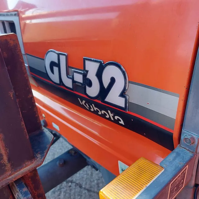 KUBOTA GL32 COMPACT TRACTOR