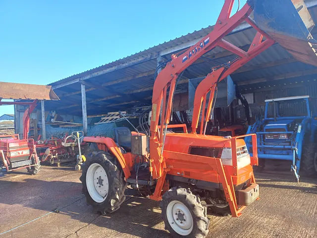 KUBOTA GL21 COMPACT TRACTOR 