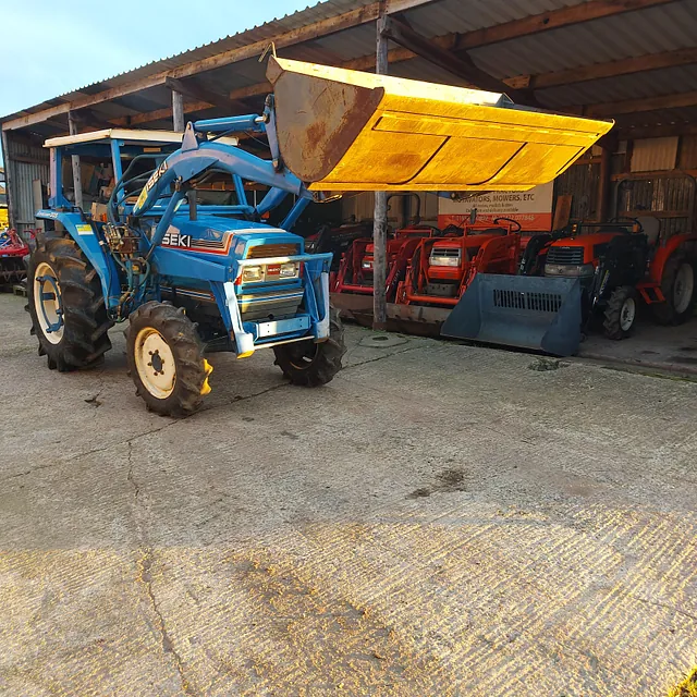 ISEKI TA325F COMPACT TRACTOR