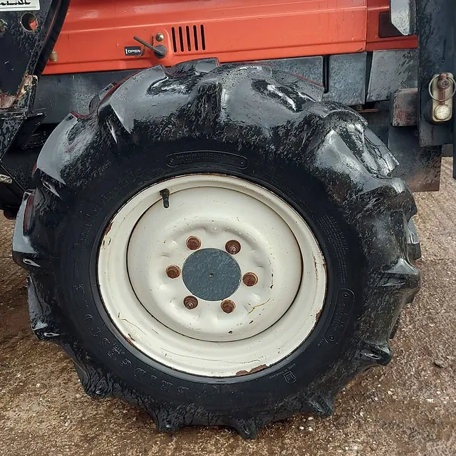 KUBOTA GL337 COMPACT TRACTOR WHEEL