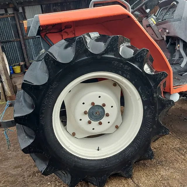 KUBOTA GL337 COMPACT TRACTOR WHEEL
