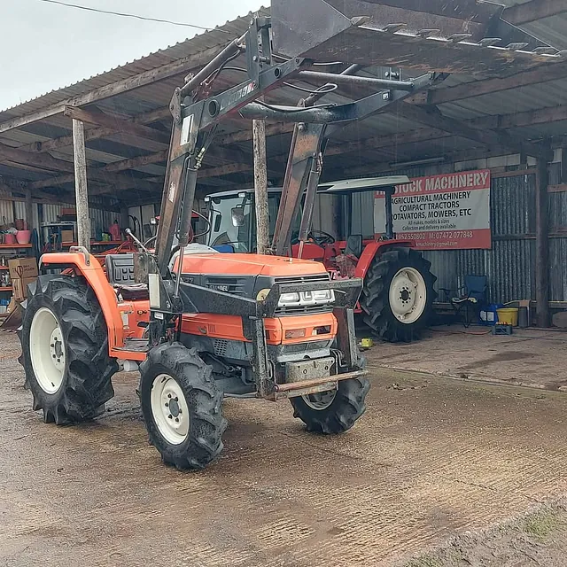 KUBOTA GL337 COMPACT TRACTOR
