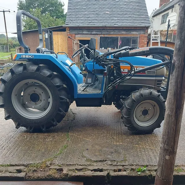 ISEKI TG33F COMPACT TRACTOR