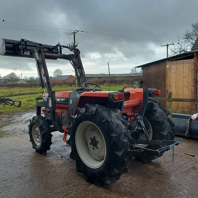 KUBOTA GL337 COMPACT TRACTOR