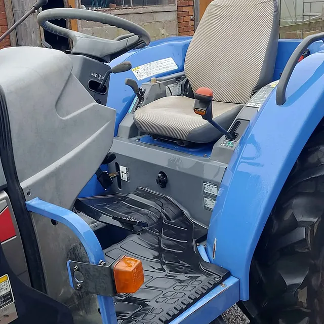 ISEKI AT25 COMPACT TRACTOR SEAT