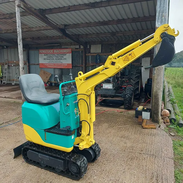 YANMAR SV05-B MINI EXCAVATOR