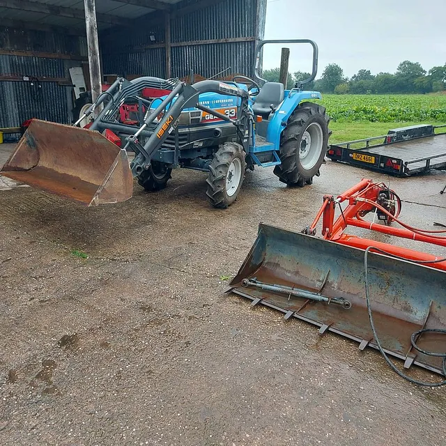 ISEKI TG33F COMPACT TRACTOR