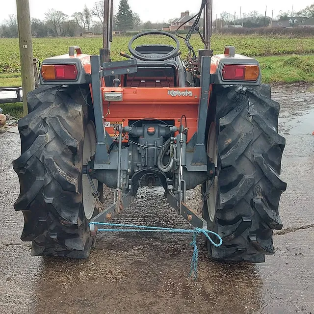 KUBOTA GL337 COMPACT TRACTOR BACK