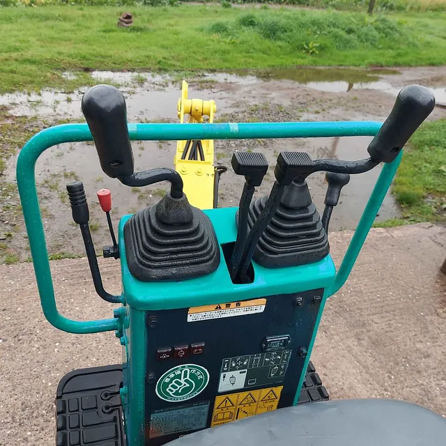 YANMAR SV05-B MINI EXCAVATOR