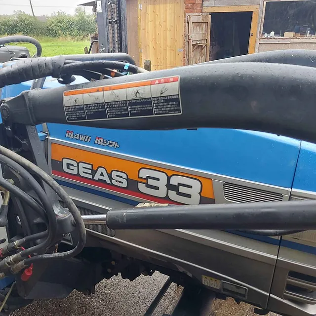 ISEKI TG33F COMPACT TRACTOR