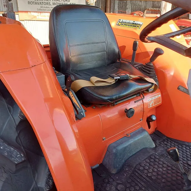 KUBOTA GL32 COMPACT TRACTOR
